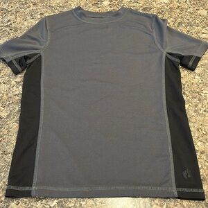 Boys Hang Ten swim shirt. Size Small